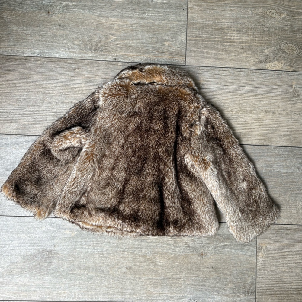 Amy Coe Toddler Girl’s Faux Fur Jacket - Picture 2 of 6